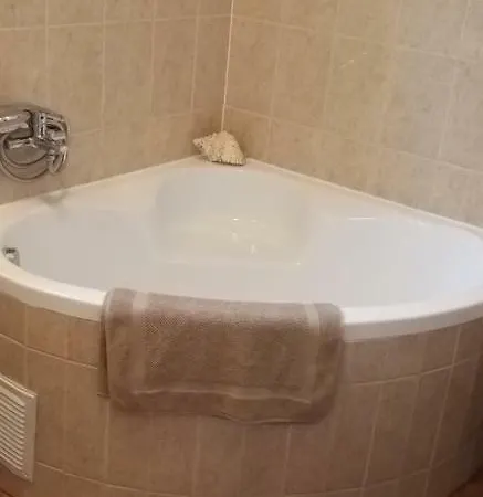 Petertuende Vendeghaz *